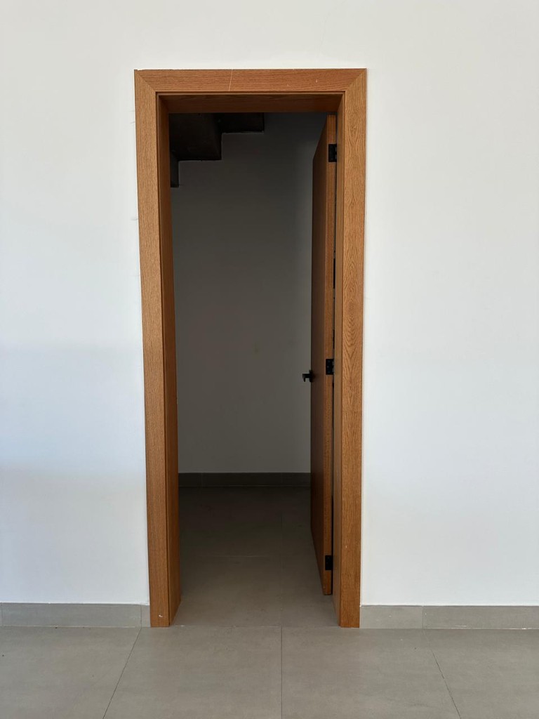Bodega incluida bajo escalera